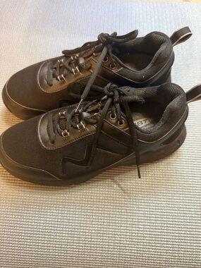 MBT Athletic Sneaker - Size US 9